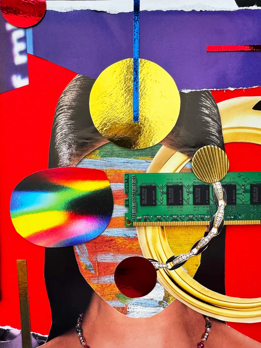 The Android, in detail: gold, holographic film and a memory module